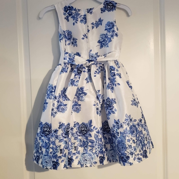 FANCY DRESS - Picture 2 of 3